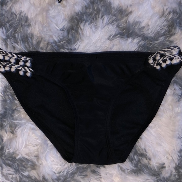 Bikini Set - Picture 2 of 9